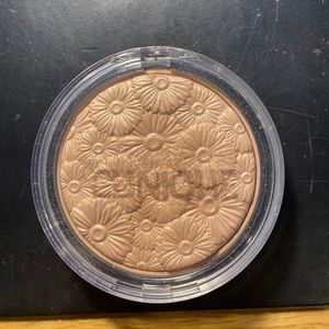 Clinique Powder Pop Flower Highlighter